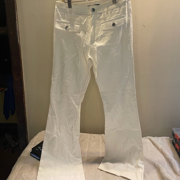 new White pants - Picture 2 of 6